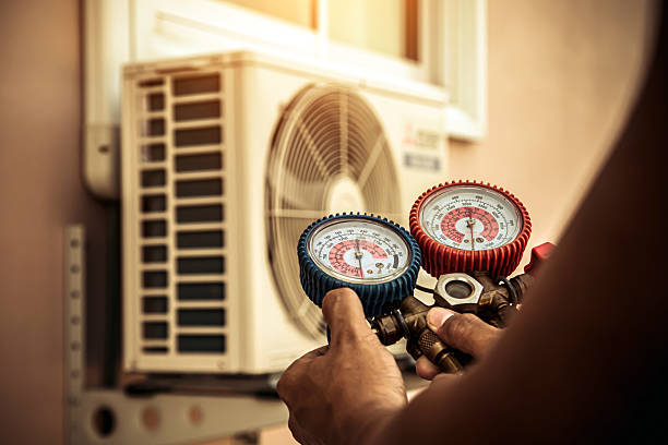 Professional Hvac technician working in Finksburg, MD